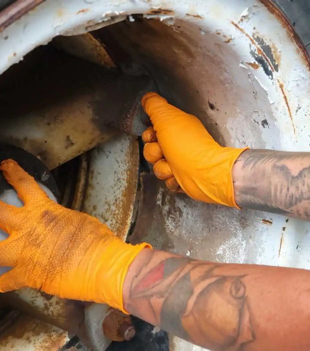 <h2>Diamond Textured Nitrile Gloves:<br/>For a Grip That Never Quits</h2>